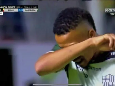 Byron Castillo explota: hace un penal y pide el cambio llorando