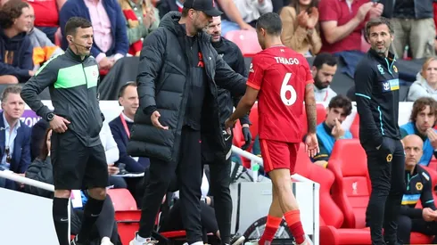 Thiago Alcántara se retiró lesionado sobre el final del primer tiempo.