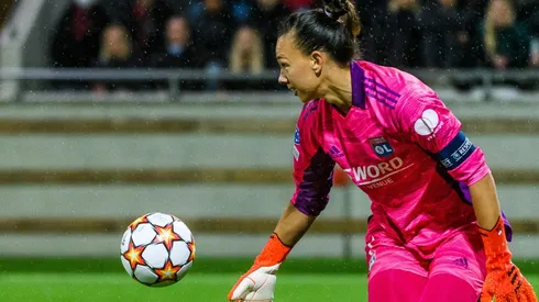 Tiane Endler hizo historia ganando la Champions. Su técnico en la Roja, José Letelier, la felicitó.