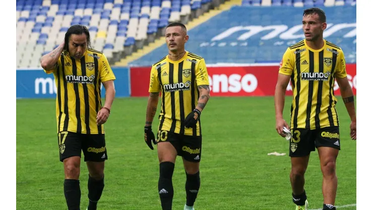Fernández Vial no gana hace once partidos por la Primera B.