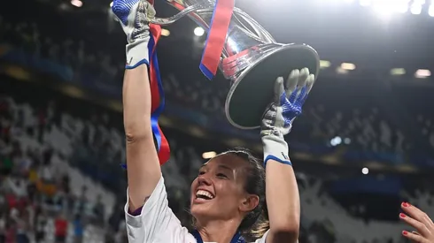 Épico: El momento en que Tiane recibió la medalla de campeona