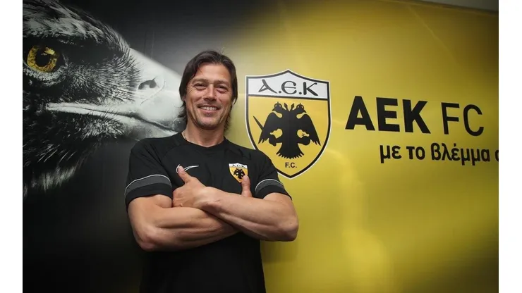 Almeyda asumió su primer desafío en Europa y volvió a lamentar no poder llegar a La Roja