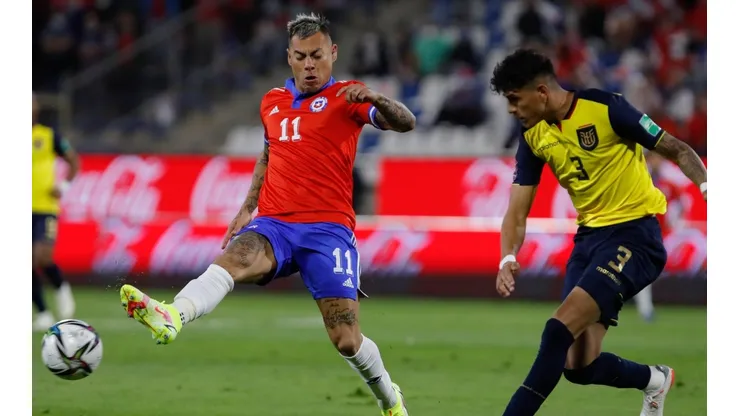 En Ecuador creen que sólo Piero Hincapié tiene más méritos que toda la generación dorada de Chile para ir al Mundial.