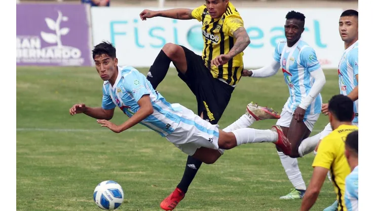 Magallanes juega un duelo importante contra Rangers en Talca