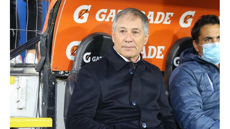 Holan vuelve a la banca de la UC ante Audax Italiano
