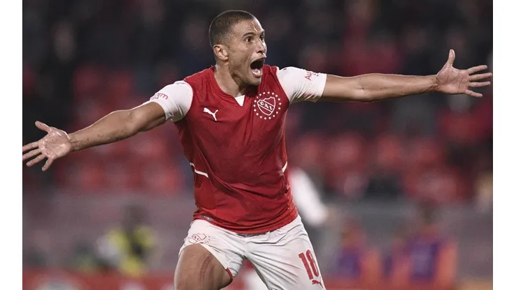 Benegas fue titular y figura en la goleada de los Diablos Rojos.