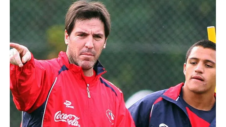 Afirman que Toto Berizzo es el último candidato en carrera para la banca de la Roja.