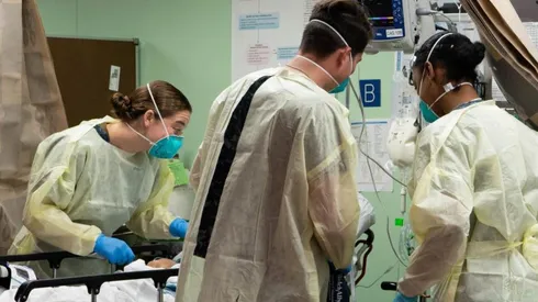 OPS llama a reforzar medidas contra COVID-19 ante aumento en América