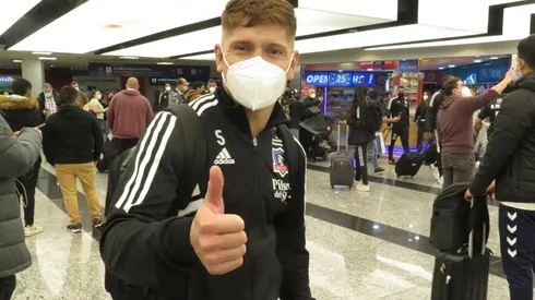 Leonardo Gil en su arribo junto a Colo Colo a Argentina.