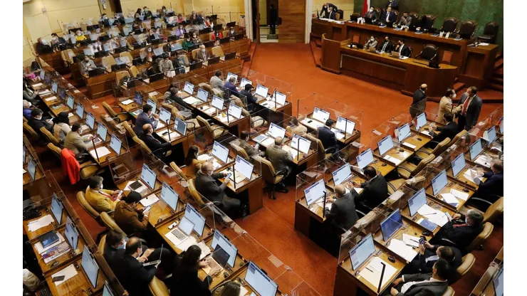 Cámara aprueba subir el sueldo mínimo a $400.000