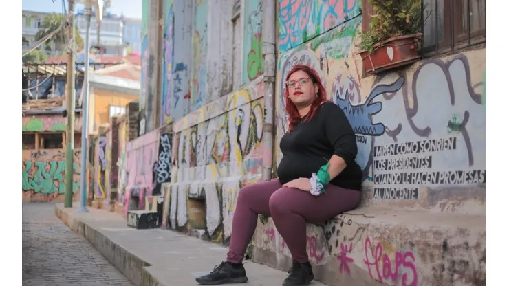 Constanza Valdés en sesión para su candidatura a diputada