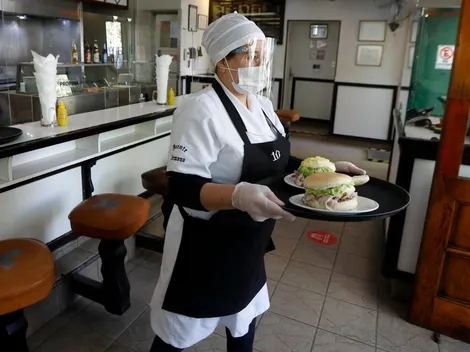 ¿Cómo puedo postular y qué debo hacer para recibir el Bono al Trabajo de la Mujer?