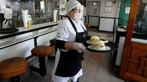 ¿Cómo puedo postular y qué debo hacer para recibir el Bono al Trabajo de la Mujer?