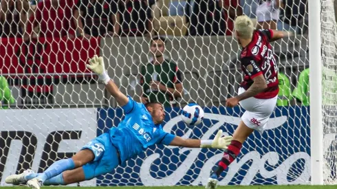 Sebastián Pérez fue la gran figura de la UC, e igual le hicieron tres goles