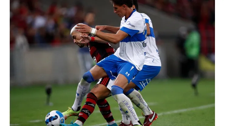 Universidad Católica no pudo en su visita a Brasil y quedó fuera de la Copa