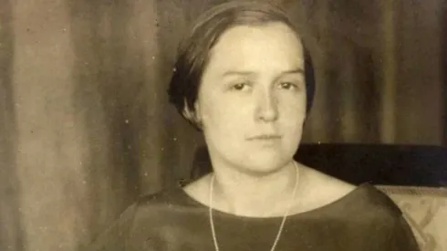 Elena Caffarena retratada en 1929