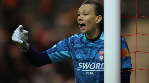 La camiseta del Olympique de Lyon, firmada por Tiane Endler, puede ser tuya gracias a adidas. Te contamos como participar.
