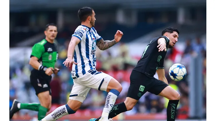 América y Pachuca se enfrentan en el Estadio Azteca.