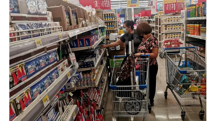 ¿Estarán abiertos los supermercados y comercios este 21 de mayo?