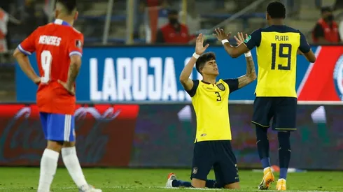 Piero Hincapié celebra tras ganarle a Chile en las Eliminatorias a Qatar 2022