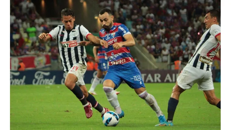 Fortaleza buscará acercarse a Colo Colo por el grupo F.