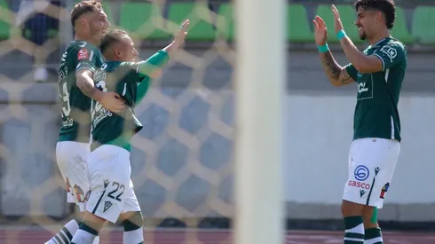 Santiago Wanderers necesita volver a los abrazos de la mano de Miguel Ponce.