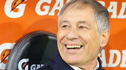 Holan le devolvió las sonrisas a Universidad Católica y redebutó en la banca cruzada con un triunfo