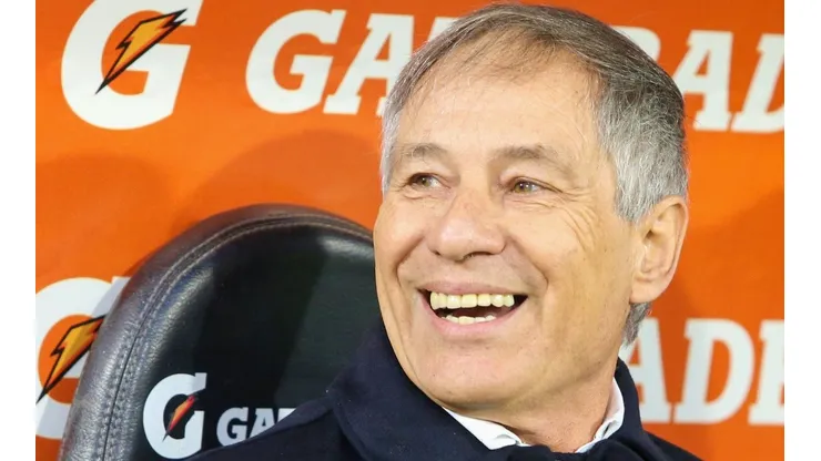 Holan le devolvió las sonrisas a Universidad Católica y redebutó en la banca cruzada con un triunfo