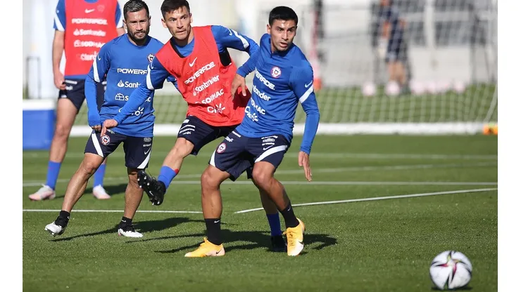 Charles Aránguiz y Claudio Baeza son permanentes convocados a la selección chilena