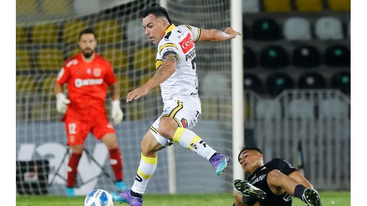 Esteban Paredes visitará a Colo Colo, la U enfrentará a Everton en Viña del Mar.