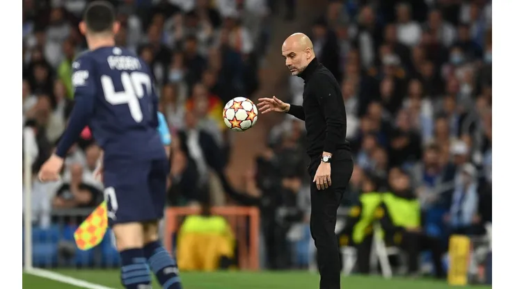 Josep Guardiola mostró molestia con los dichos de algunos exfutbolistas.