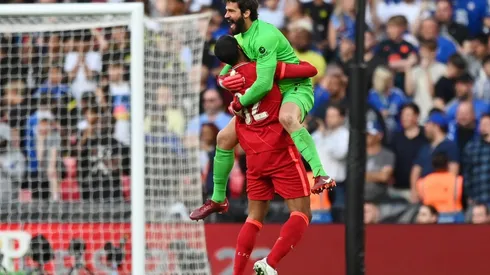 Alisson Becker detuvo el penal clave contra Mason Mount.