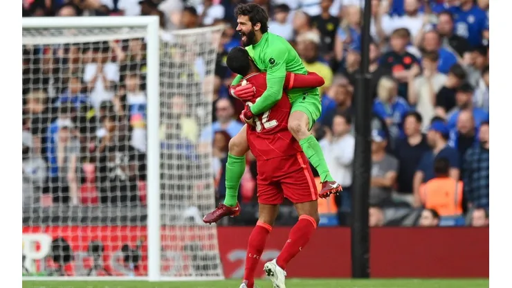 Alisson Becker detuvo el penal clave contra Mason Mount.