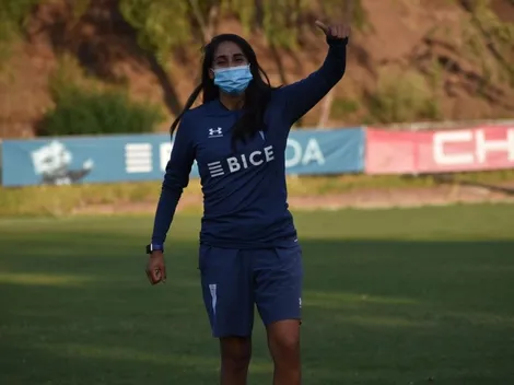 Stephanie Díaz: la única preparadora de arqueras en un club chileno