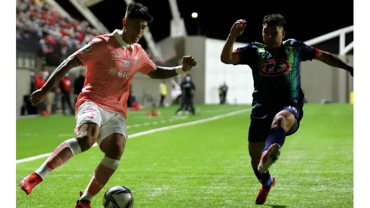 Universidad Católica se encuentra en el 12° lugar del Campeonato Nacional. Ahora, con Ariel Holan en la banca, recibe a Unión La Calera.