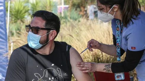 Revisa AQUÍ cuándo fue tu última vacuna y cuándo te toca la cuarta dosis