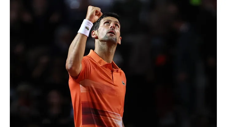 Djokovic venció a Auger-Aliassime y se mantiene como el primero del mundo
