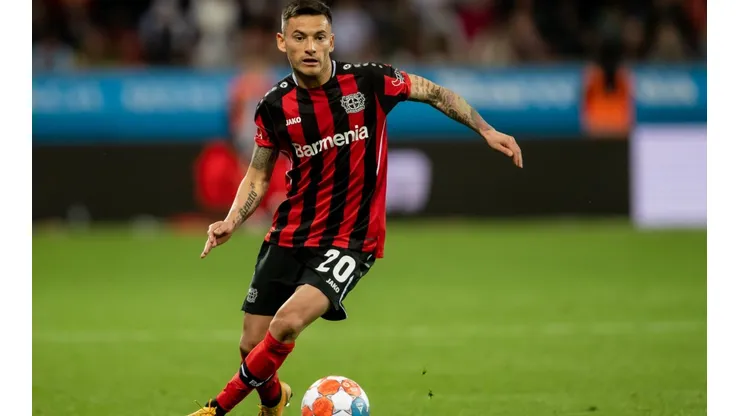 El chileno Charles Aránguiz juega desde el año 2015 en el Bayer Leverkusen