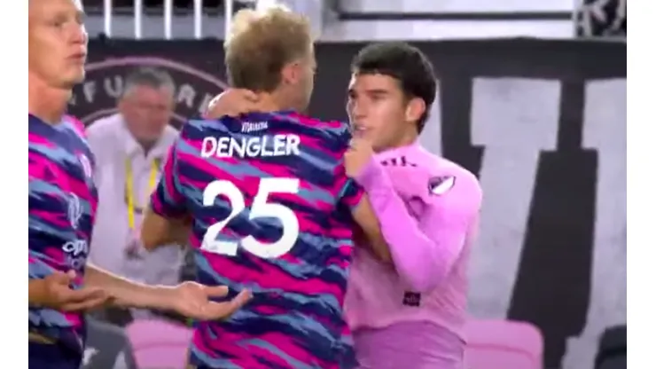 Robbie Robinson explotó y se fue a los combos con un rival en pleno partido