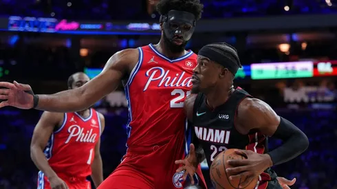 Jimmy Butler y Joel Embiid están teniendo un intenso mano a mano en estos Playoffs