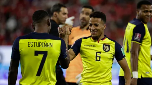 Byron Castillo jugando por la Selección Ecuatoriana en las Eliminatorias