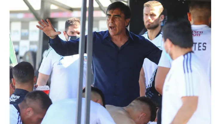 Colo Colo no quiere prestar a Gustavo Quinteros para la Roja.