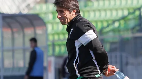 Moisés Villarroel dirigiendo a Santiago Wanderers en 2018