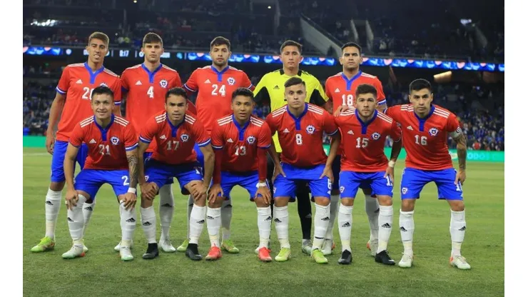 El jugador albo, quien debutó en la gira amistosa por Estados Unidos, quiere ser parte del futuro de La Roja