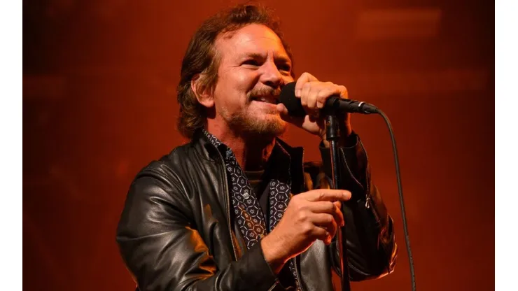 Eddie Vedder, líder de Pearl Jam, sobre el escenario.