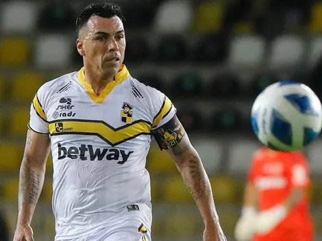 Esteban Paredes descarta el retiro ante Colo Colo