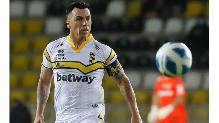 Esteban Paredes no se retirará tras el duelo con Colo Colo y pone fin a los rumores