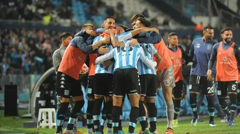 Racing ganó 5-0 y clasificó a la semifinal de la Copa de la Liga