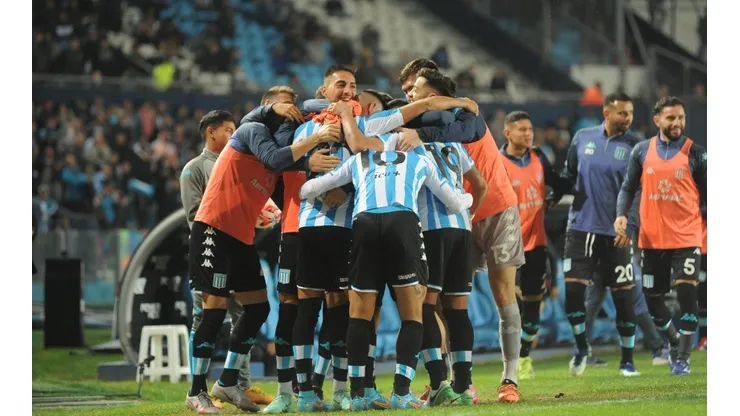 Racing ganó 5-0 y clasificó a la semifinal de la Copa de la Liga