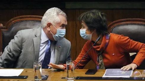 El exministro Enrique Paris y la exsubsecretaria Paula Daza aún no entregan los correos solicitados.